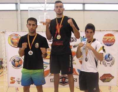 KickBoxing-Leones-tres-meda