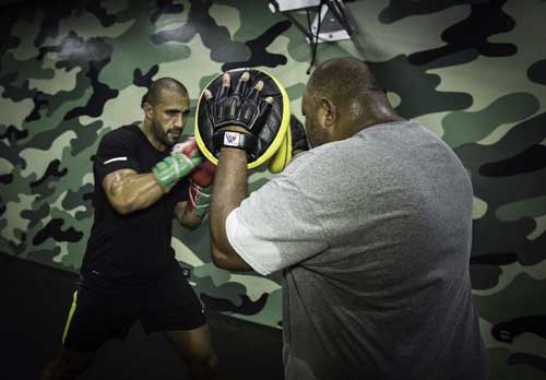 badr-hari-entrenando-en-rabat